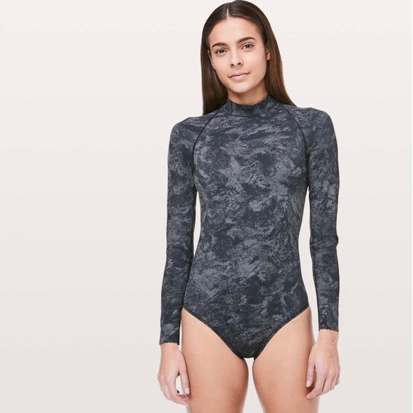 SOLD. Lululemon. Will The Wave Long Sleeve. Size 6
